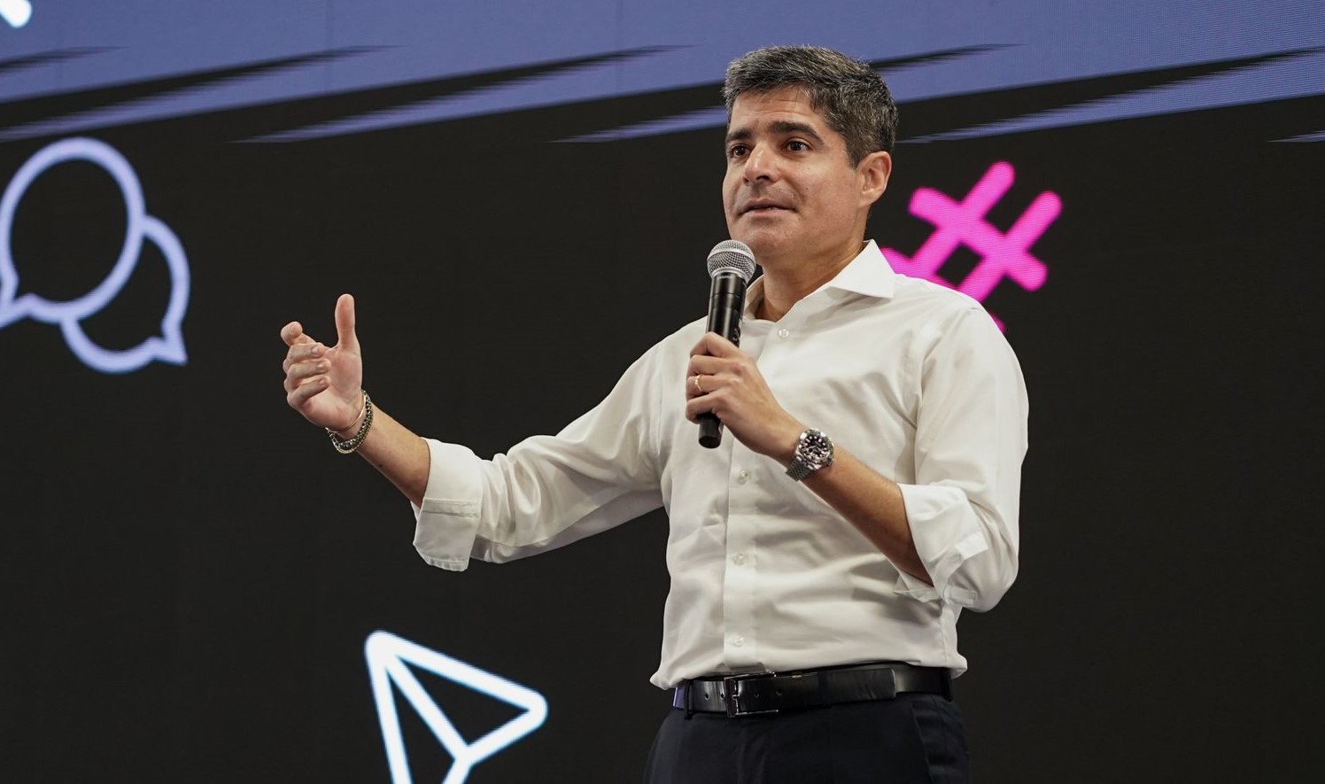 ACM Neto aponta problemas na fila da regulação em propaganda eleitoral na TV e apresenta proposta do Pix Saúde