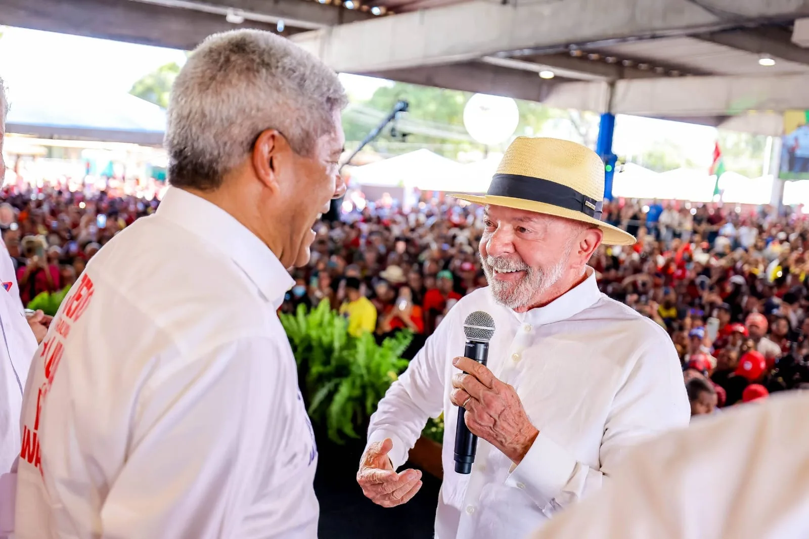 “Demonstração inequívoca da força de Jerônimo e Lula”, afirma Robinson Almeida após caminhada com mais de 20 mil pessoas em Salvador