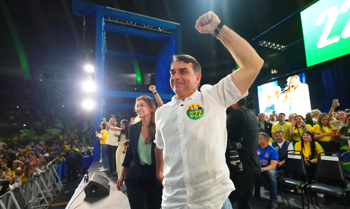 Plano de governo de Flávio Bolsonaro prioriza combate ao crime