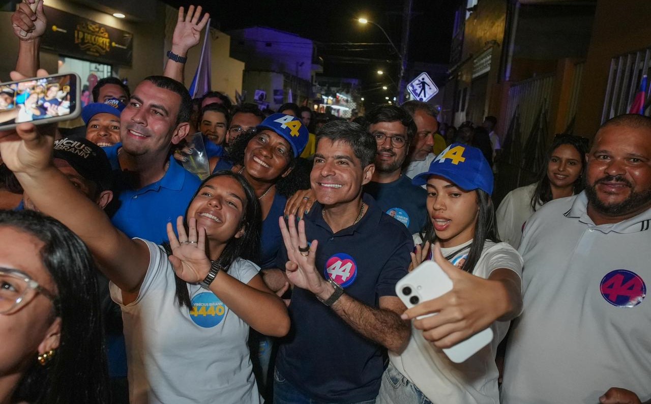 Em comício lotado em Buerarema, ACM Neto ironiza discurso de mudança de Jerônimo: “Haja cara de pau”