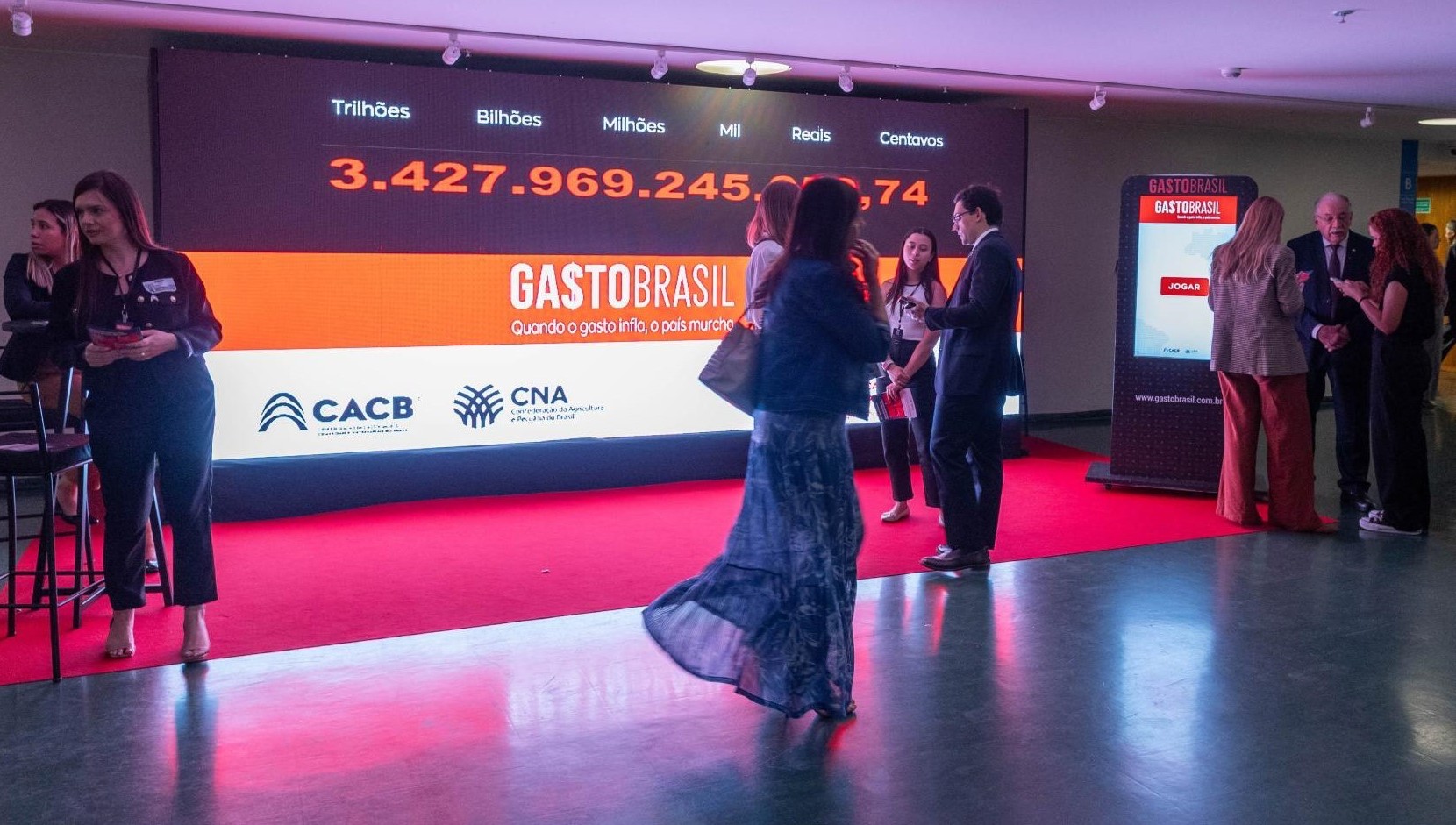 Mais de R$ 3,4 trilhões em despesas públicas: painel Gasto Brasil é lançado no Congresso Nacional