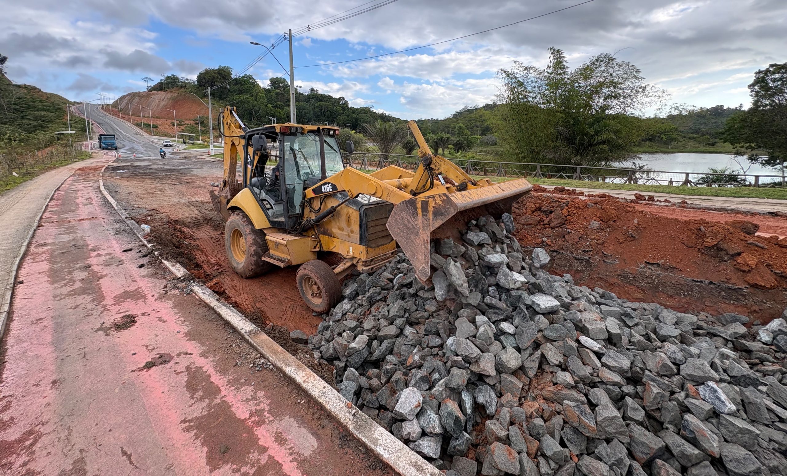 Obras de manutenção avançam na Avenida José Trindade de Oliveira