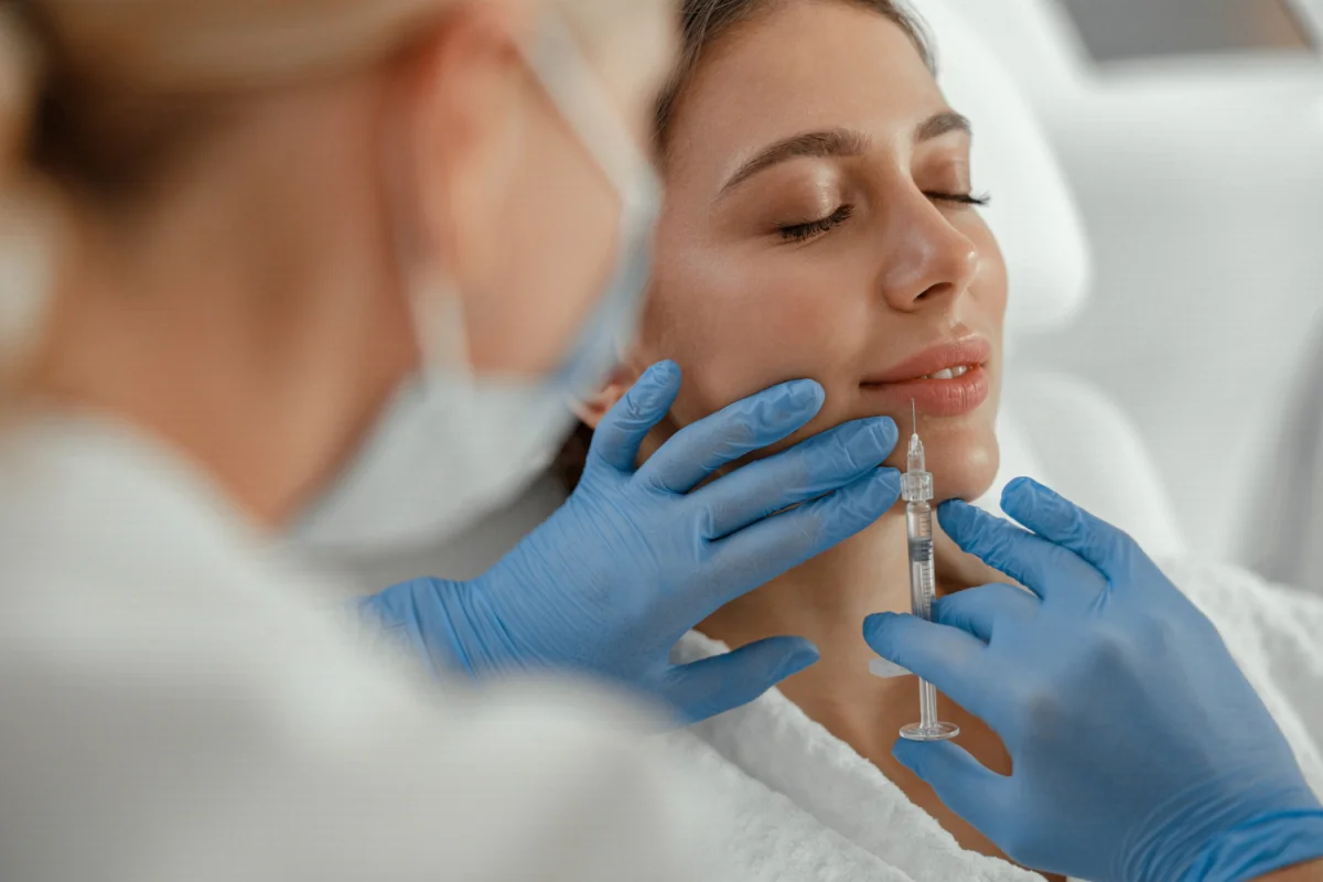 Justiça derruba norma que permitia a dentistas fazer botox e preenchimentos faciais