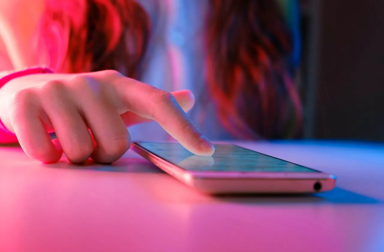 Estudo mostra jovens conscientes de que internet precisa melhorar