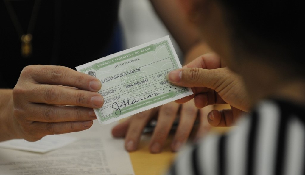Campanha "No meu voto mando eu" visa segurar direito ao voto secreto