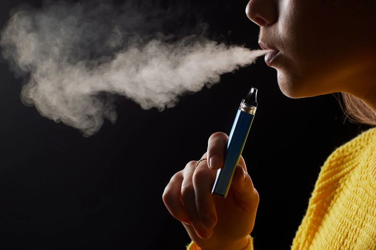 Combate ao fumo: especialistas alertam para riscos dos vapes