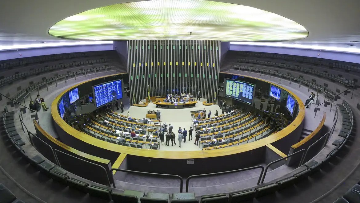 Projeto aprovado no Congresso flexibiliza regras fiscais para benefícios e repasses a municípios