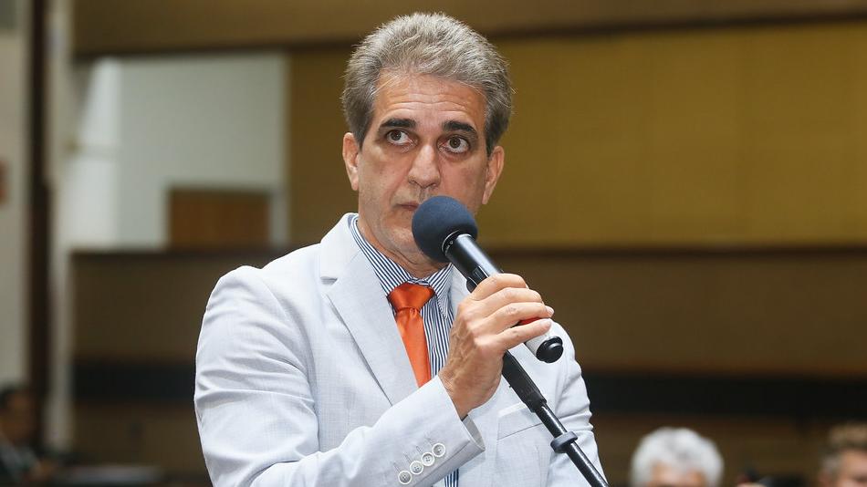 Deputado Robinson se solidariza com entregadores de app e aciona MPF contra cobranças abusivas de aplicativos: “O trabalhador merece respeito”