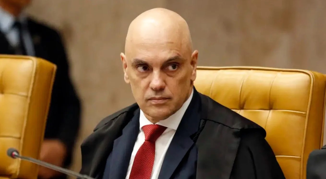 Vorcaro consultou Moraes sobre sair do país 2 dias antes de ser preso, indicam mensagens