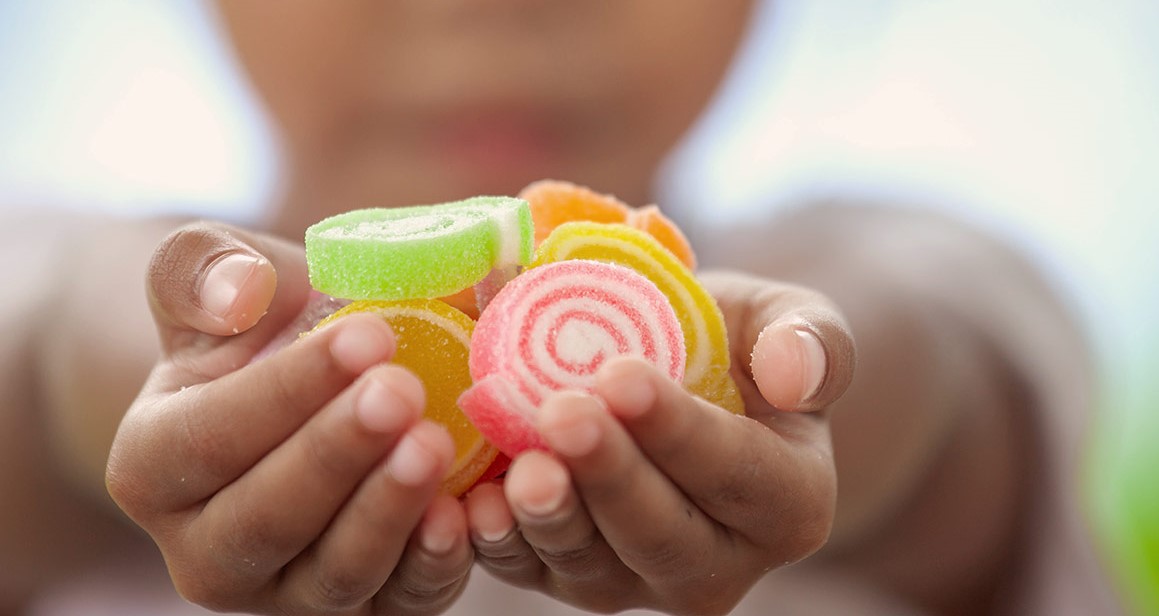 Consumo excessivo de açúcar na infância pode gerar consequências