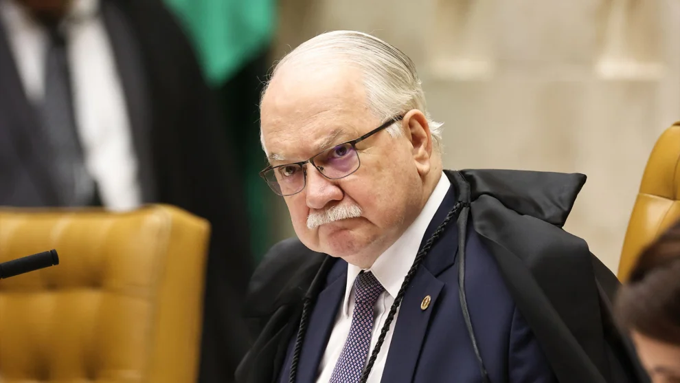 Fachin dá 24h para Mendonça levantar sigilo de todo caso Master
