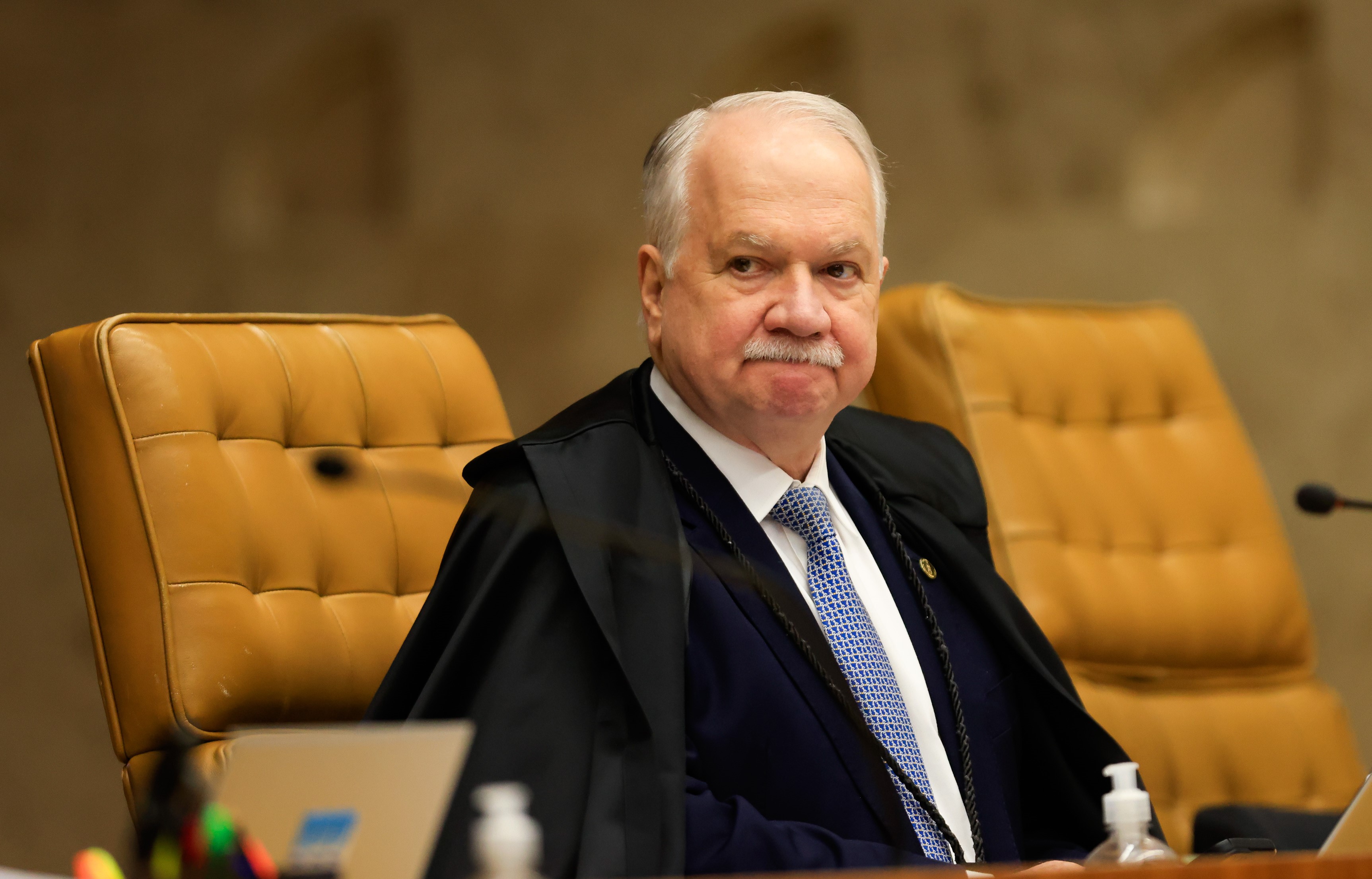 Ex-ministros e sociedade civil divulgam carta em apoio a Fachin