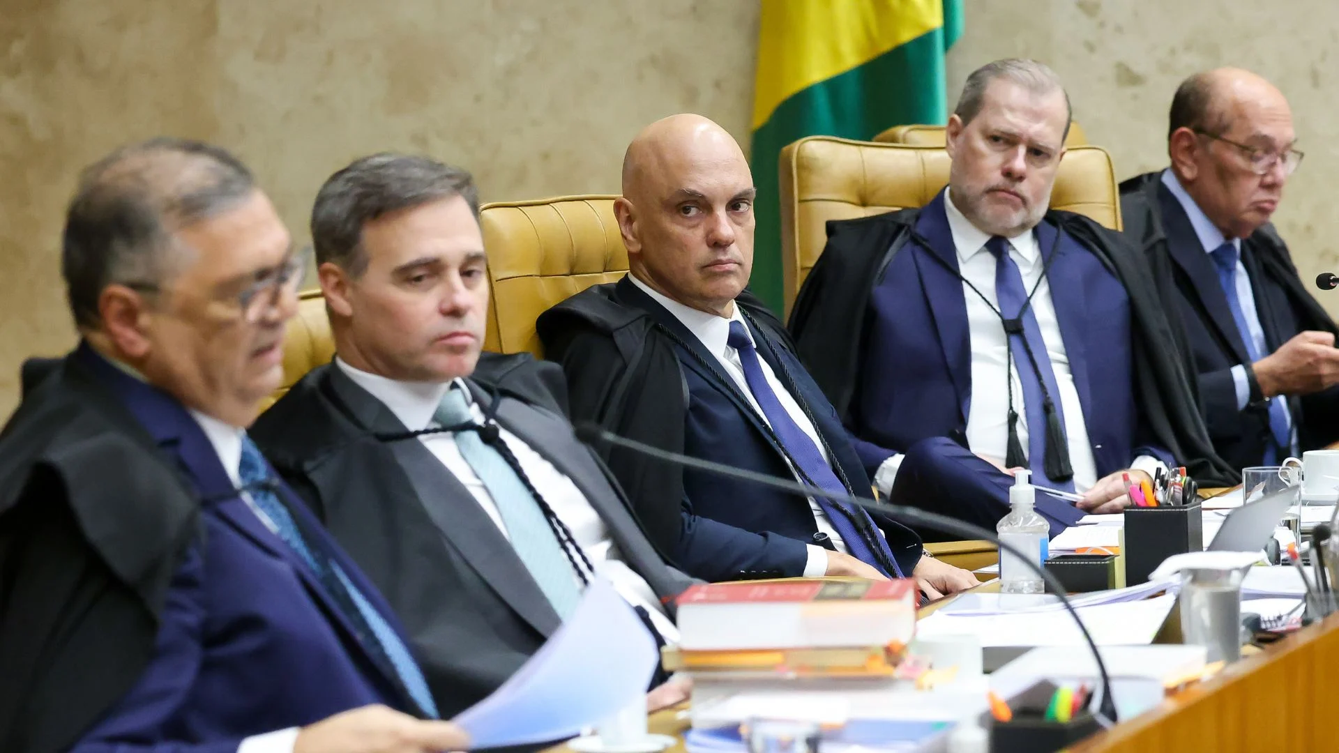 Entenda: STF encerra sessão sem definir casos sobre Moraes e Mendonça