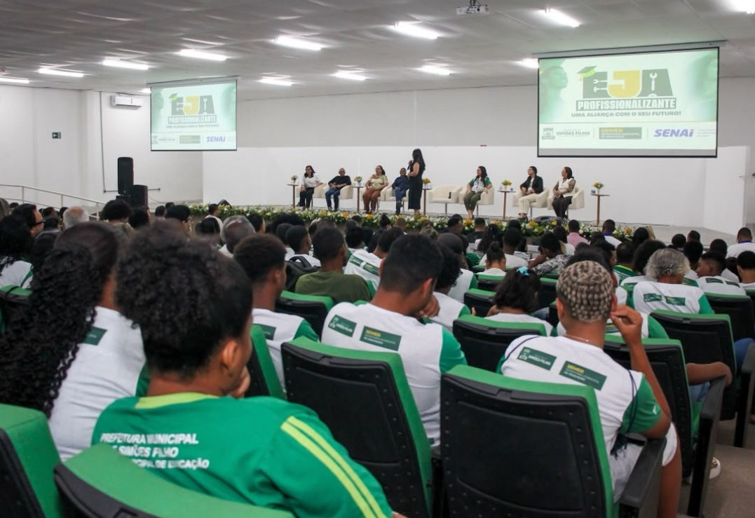 Simões Filho: Prefeitura realiza aula inaugural marca início do EJA PRO