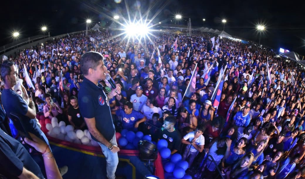 Com mais de 30 mil pessoas, ACM Neto faz comício histórico em Campo Formoso e promete transformar hospital municipal em regional