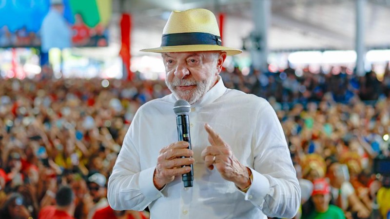 Lula é o primeiro presidente a perder popularidade enquanto concorre à reeleição