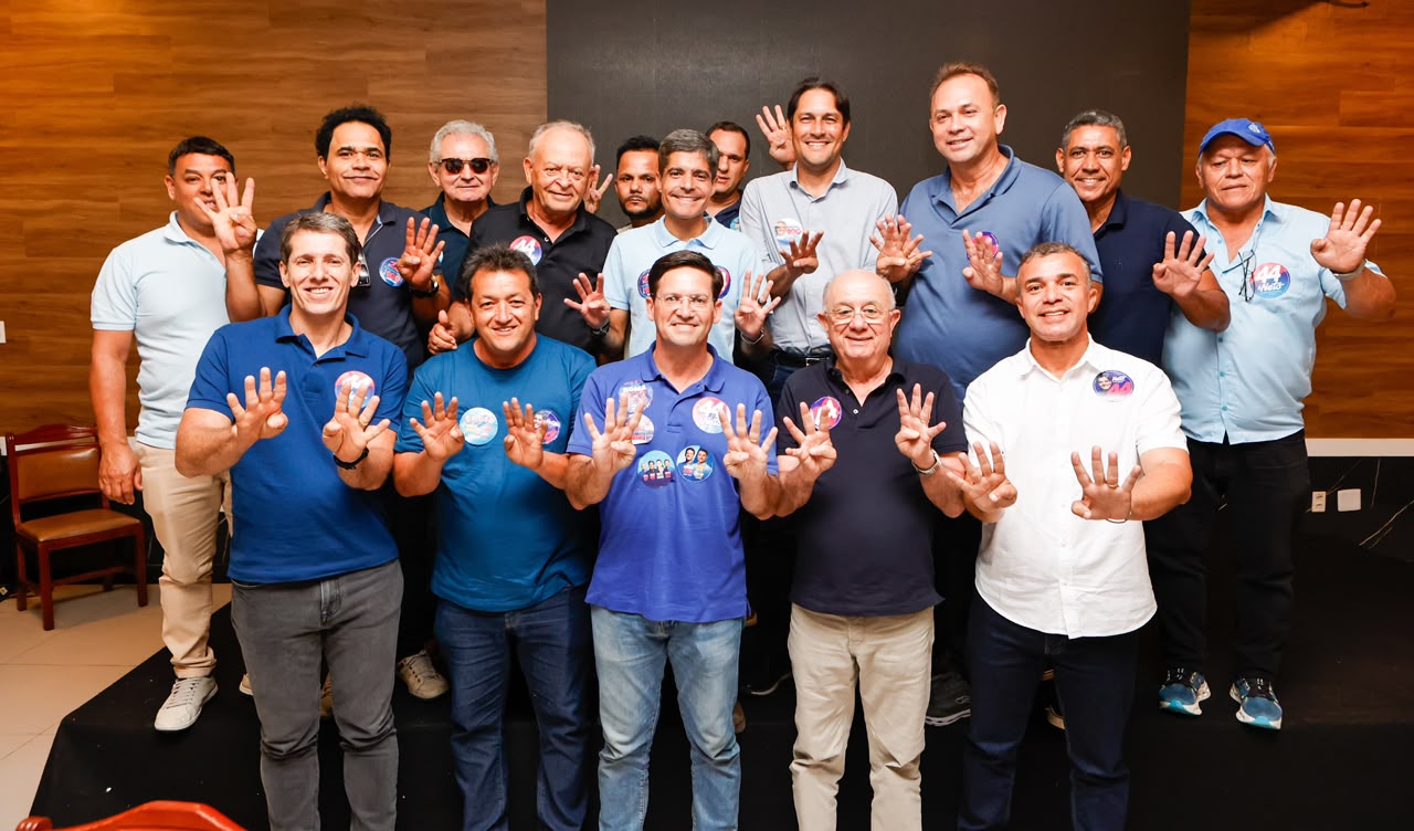 Em um único dia, ACM Neto recebe apoio de lideranças de 9 cidades e impõe novas baixas à base de Jerônimo
