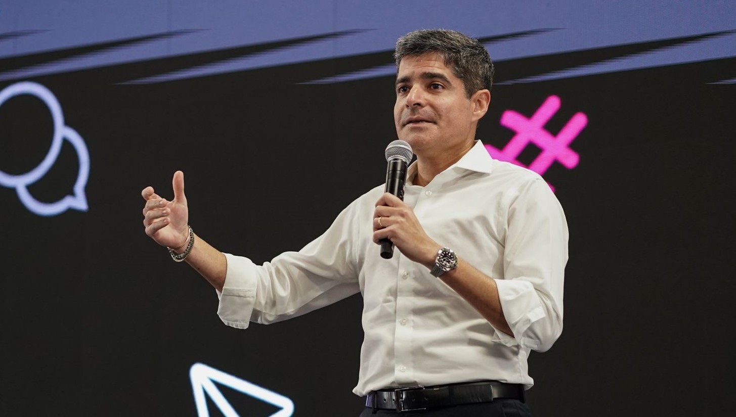 ACM Neto rebate fake news de Jerônimo e garante que vai manter o Pé-de-Meia e ampliar o Bolsa Presença para estudantes da Bahia